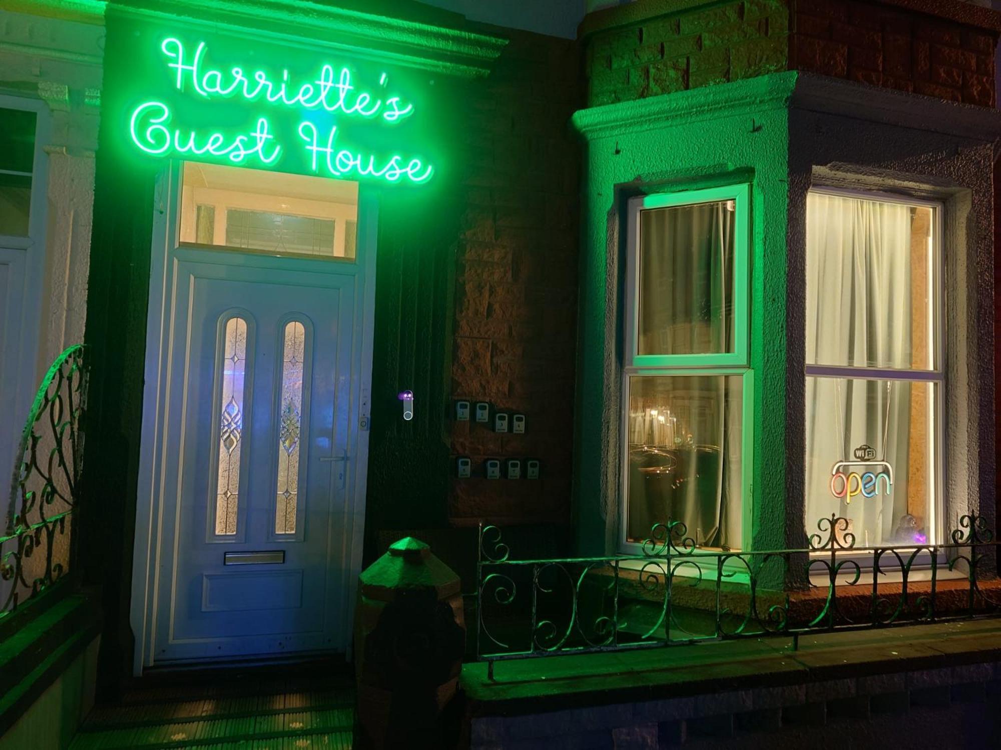 Harriette'S Guest House Blackpool Exterior photo